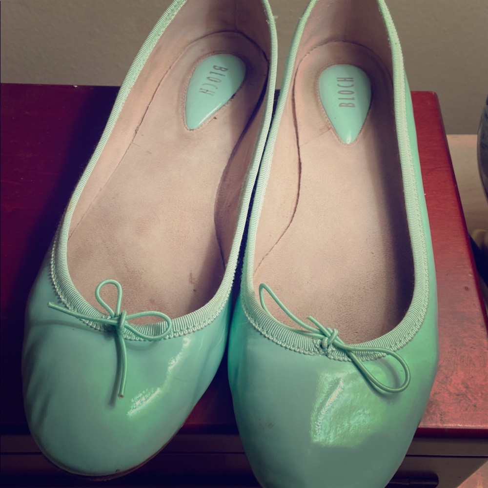 Bloch mint patent ballet flat 38